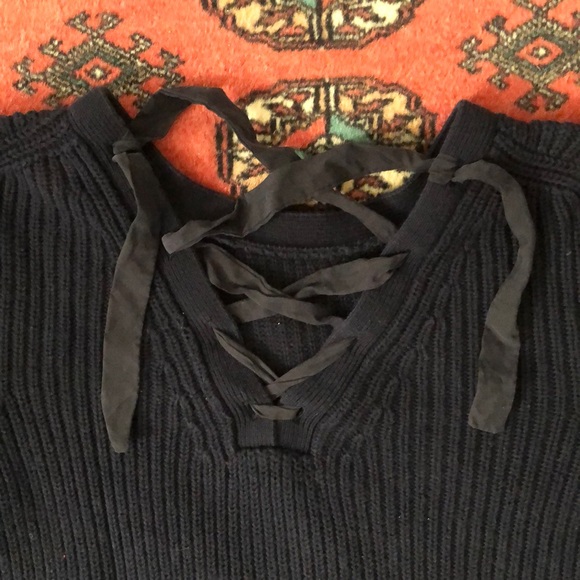 Banana Republic Lace Back Pullover Sweater - Picture 6 of 10
